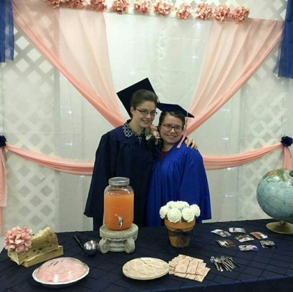 Meet your Posher, Melissa - Picture 4 of 5